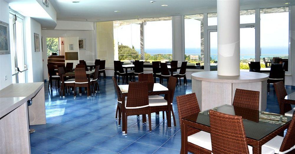 Moresco Park Hotel Сперлонга Экстерьер фото
