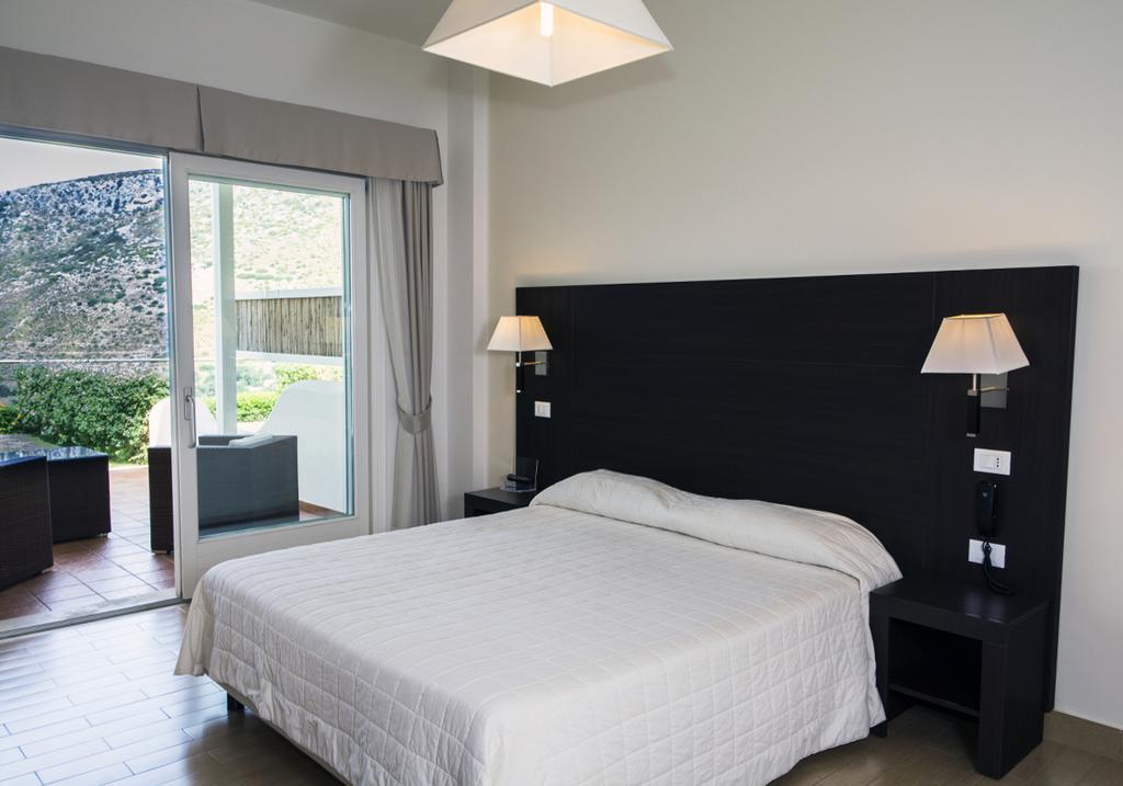 Moresco Park Hotel Сперлонга Экстерьер фото