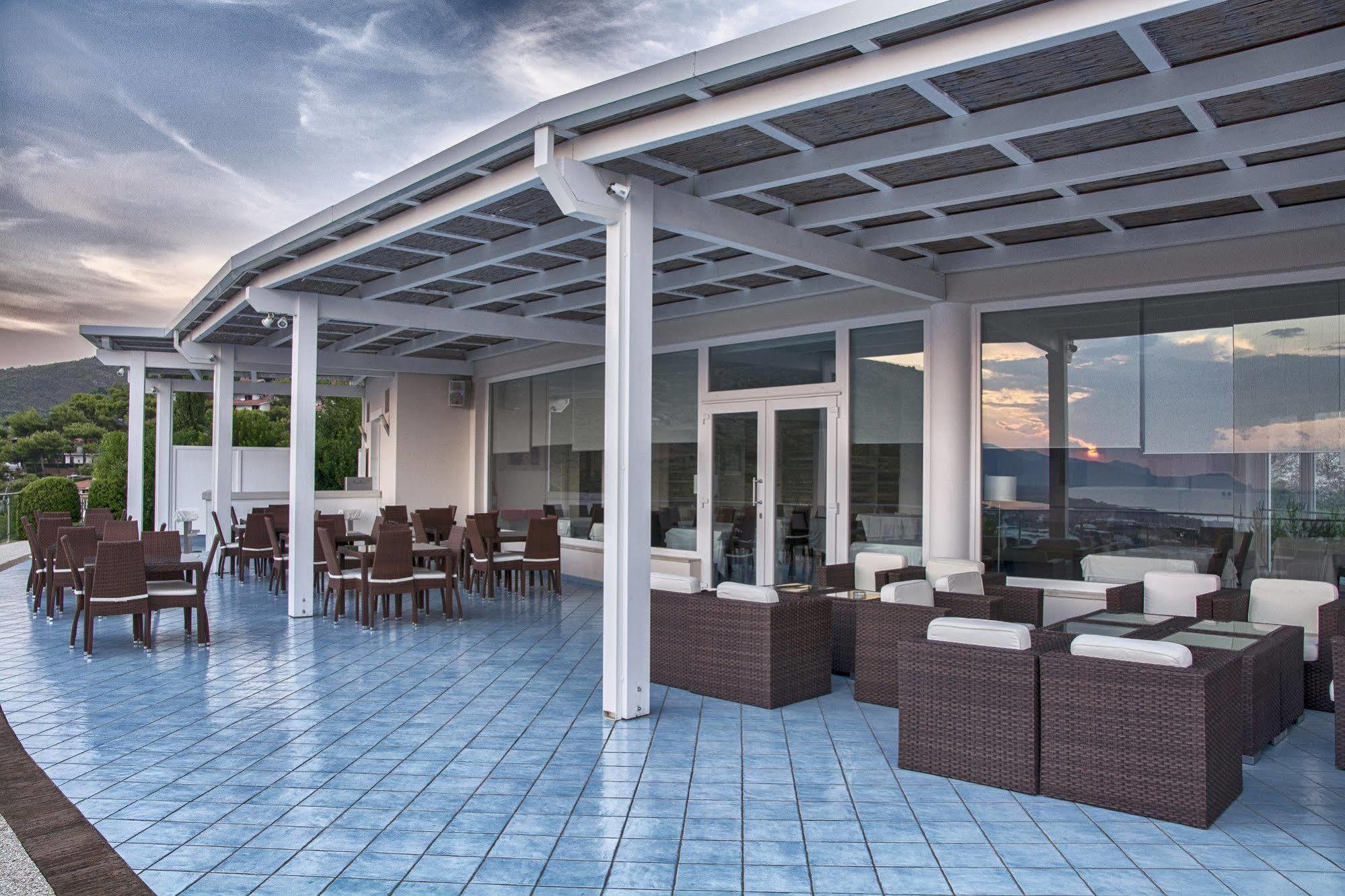 Moresco Park Hotel Сперлонга Экстерьер фото