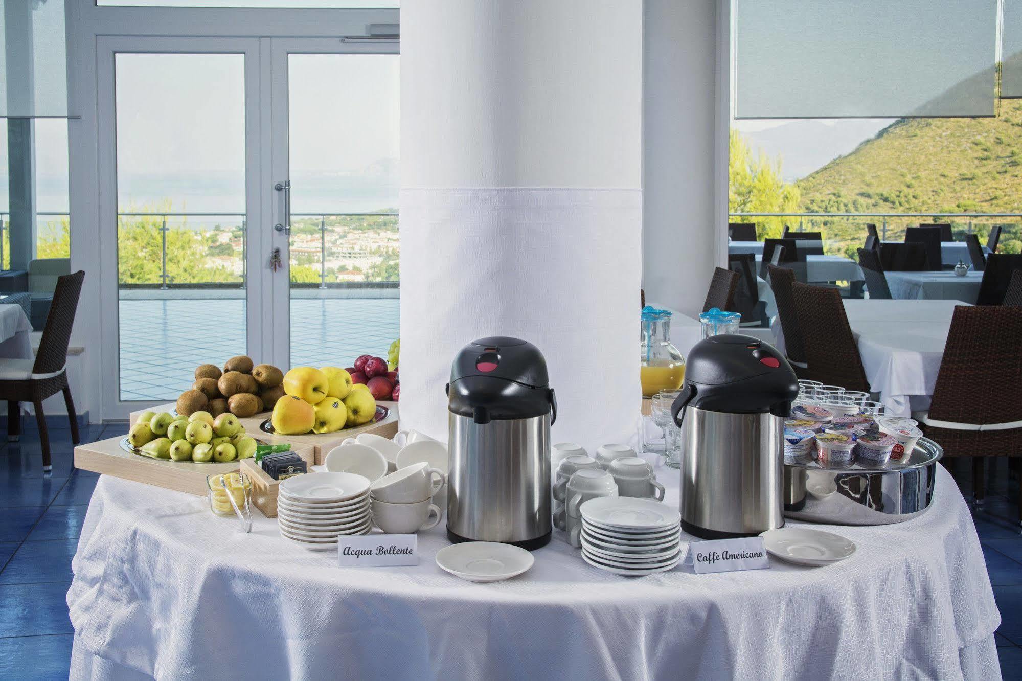 Moresco Park Hotel Сперлонга Экстерьер фото